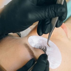 Teinture des sourcils au henné Teinture des sourcils au henné chez Hemera, institut de beauté à Lille