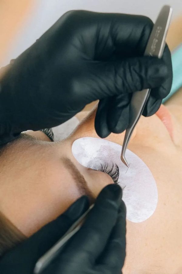 Teinture des sourcils au henné Teinture des sourcils au henné chez Hemera, institut de beauté à Lille