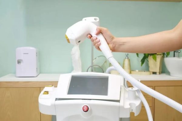 Épilation de la barbe à la lumière pulsée Épilation de la barbe à la lumière pulsée chez Hemera, institut de beauté à Lille