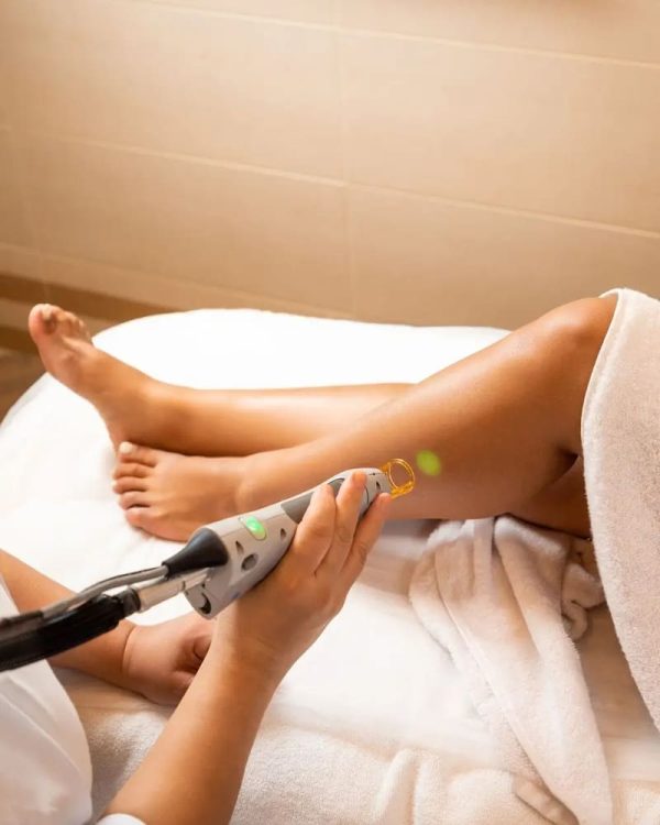 Épilation des jambes à la lumière pulsée Épilation des jambes à la lumière pulsée chez Hemera, institut de beauté à Lille