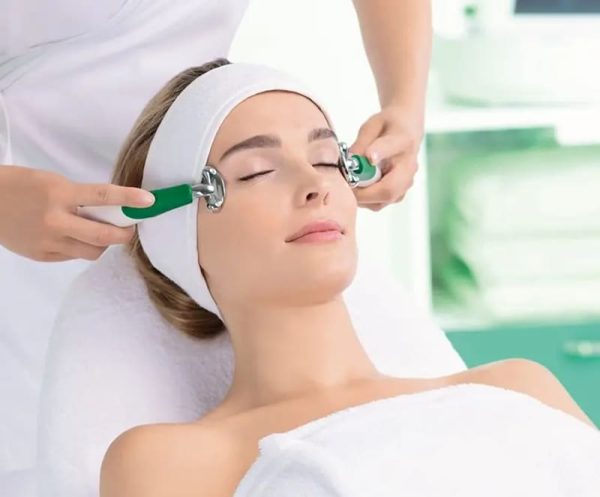 Soin Eye Lifting Mary Cohr Soin Eye Lifting Mary Cohr chez Hemera, institut de beauté à Lille