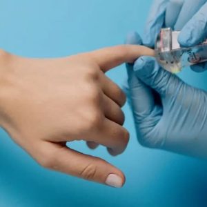 Dépose de gel ou de résine chez Hemera, institut de beauté à Lille