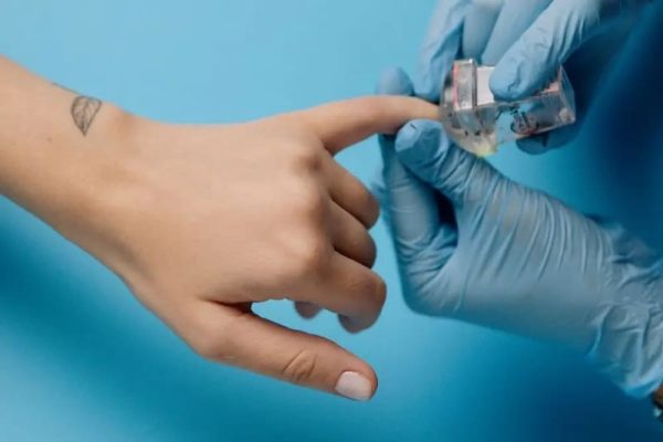 Dépose de gel ou de résine Dépose de gel ou de résine chez Hemera, institut de beauté à Lille