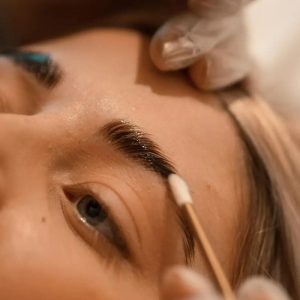 Retouche du maquillage permanent des sourcils à 6 mois Retouche du maquillage permanent des sourcils à 6 mois chez Hemera, institut de beauté à Lille