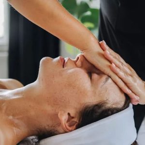 Massage visage Kobido, shiatsu et crânien chez Hemera, institut de beauté à Lille