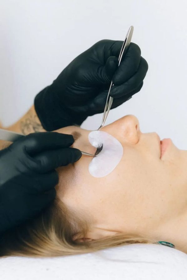Teinture des cils Teinture des cils chez Hemera, institut de beauté à Lille