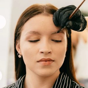 Teinture des sourcils Teinture des sourcils chez Hemera, institut de beauté à Lille